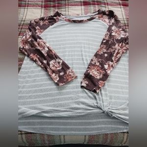 EXCELLENT CONDITION! Maurices Knot Hem Shirt.